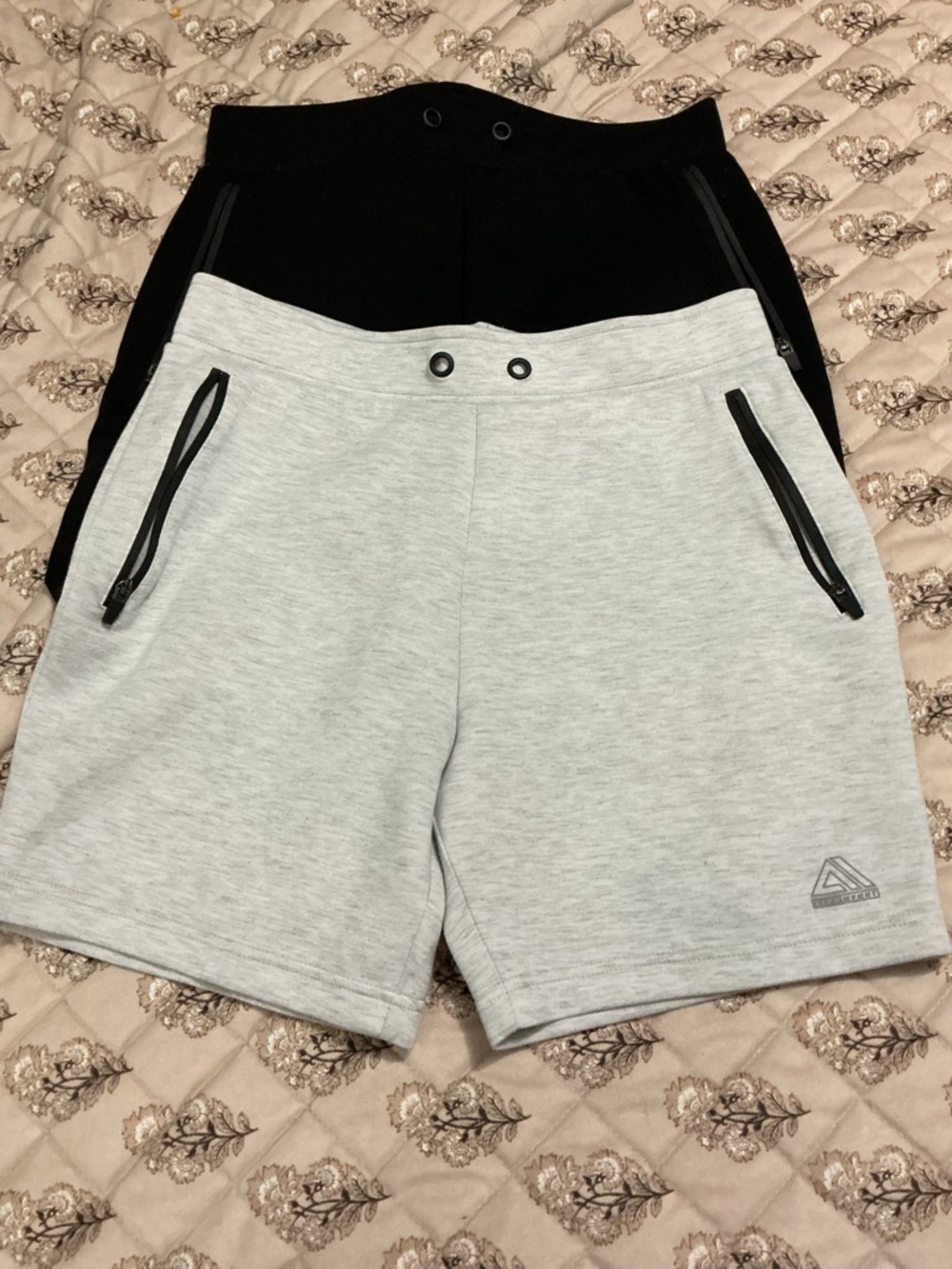 Aeropostale Men's Light Gray Athletic Shorts with Black Zip Accents